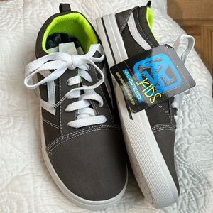 Sneakers Gray Athletic Shoes White Sole